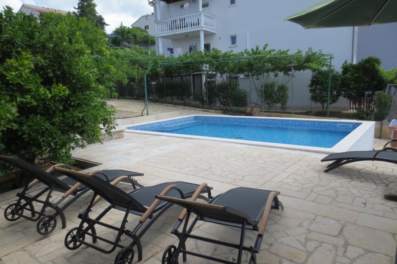 Zimmer F2 Apartment Pula Luaran gambar